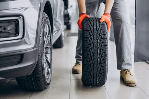 Michelin Defender T+H – 205/55R16 All-Season Tire